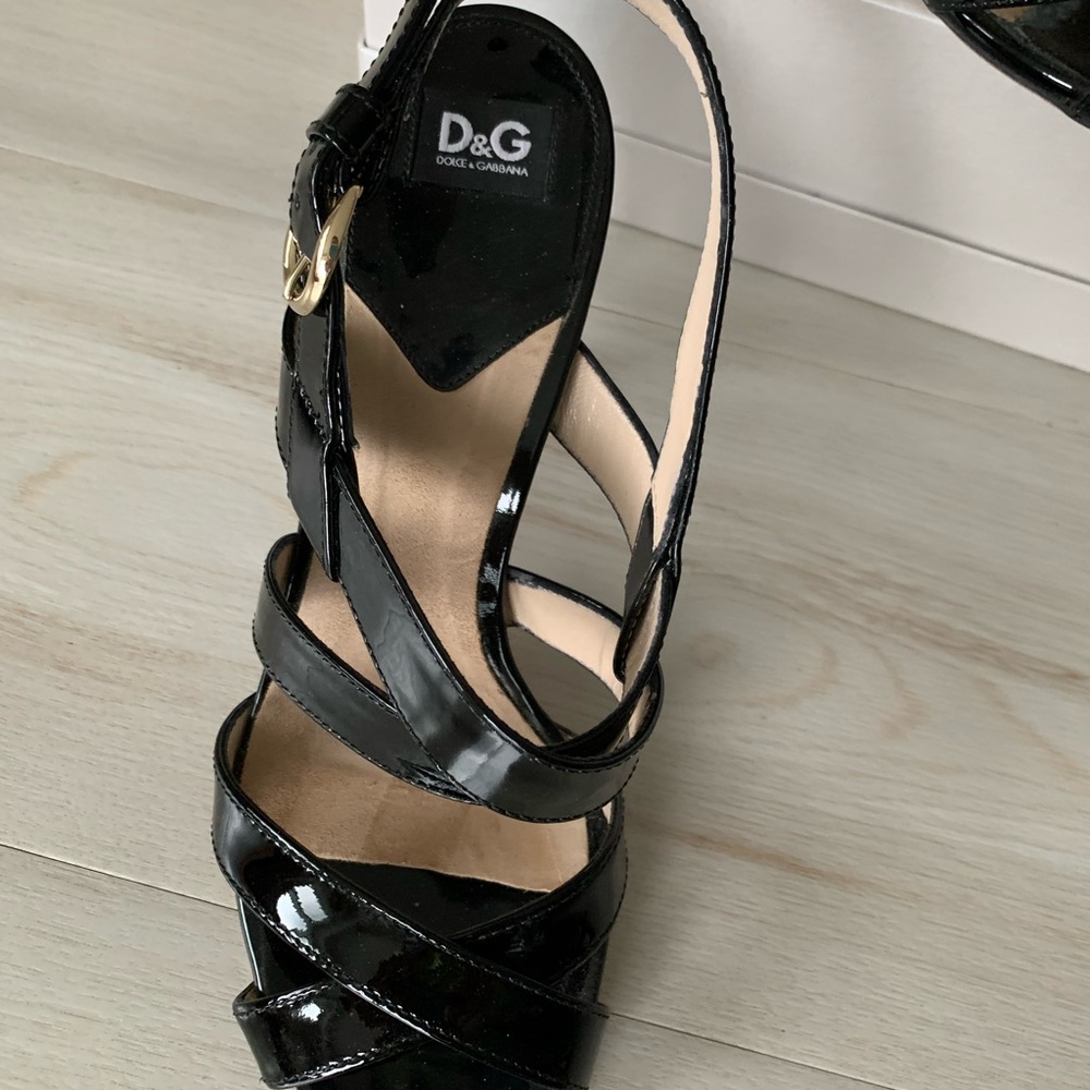 D&G - Dolce &Gabbaba black patent strappy high heel sandals - Picture 12 of 13